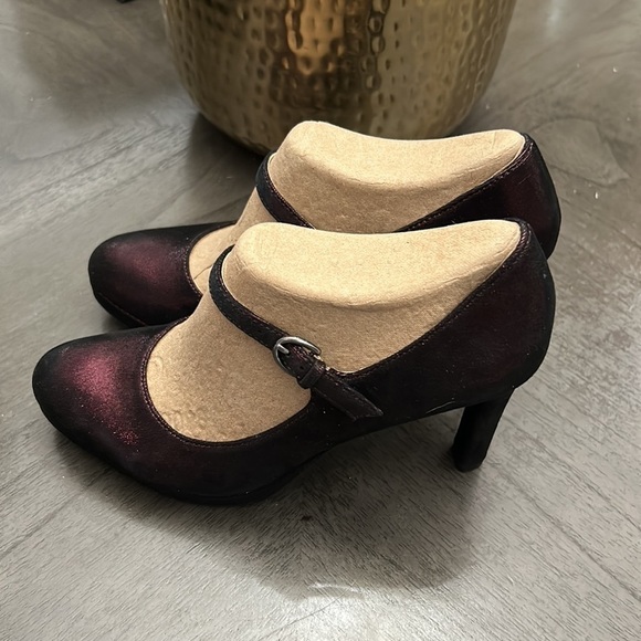 Naturalizer Cabernet Sauvignon Metallic Talissa Leather Pump - Women - Picture 7 of 12